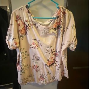 XL Floral pattern t-shirt from Maurices
